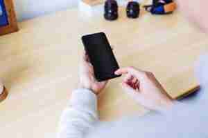 Who Will Give Me Mobile Phone Contract?