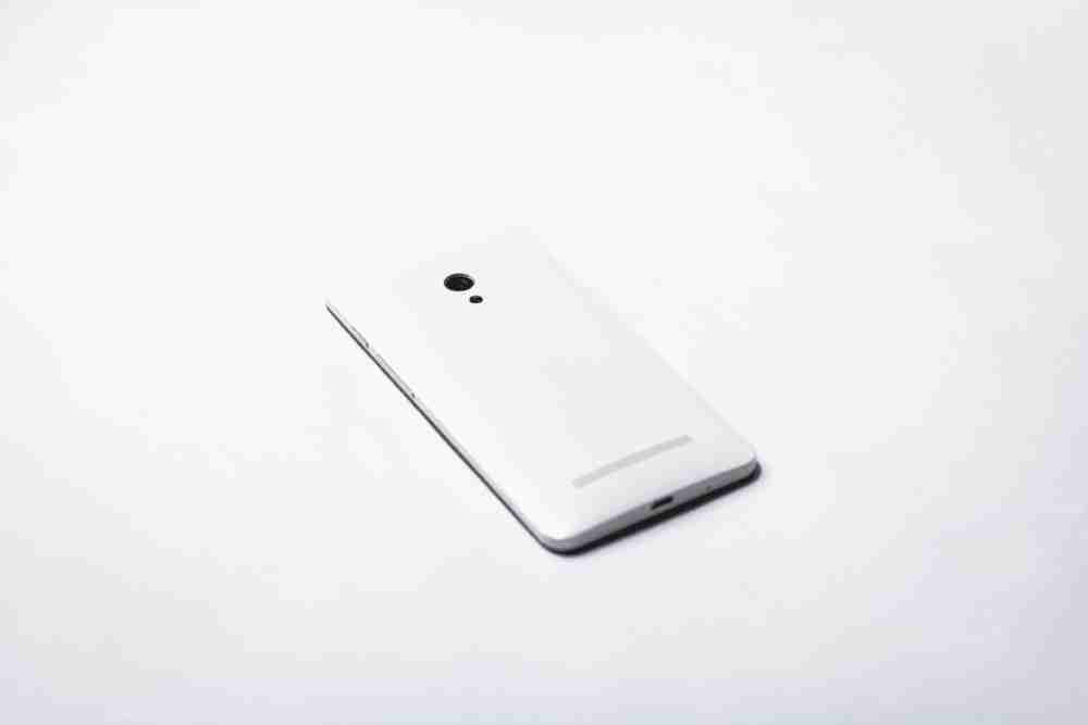 Guaranteed Mobile Phone Contract white smartphone